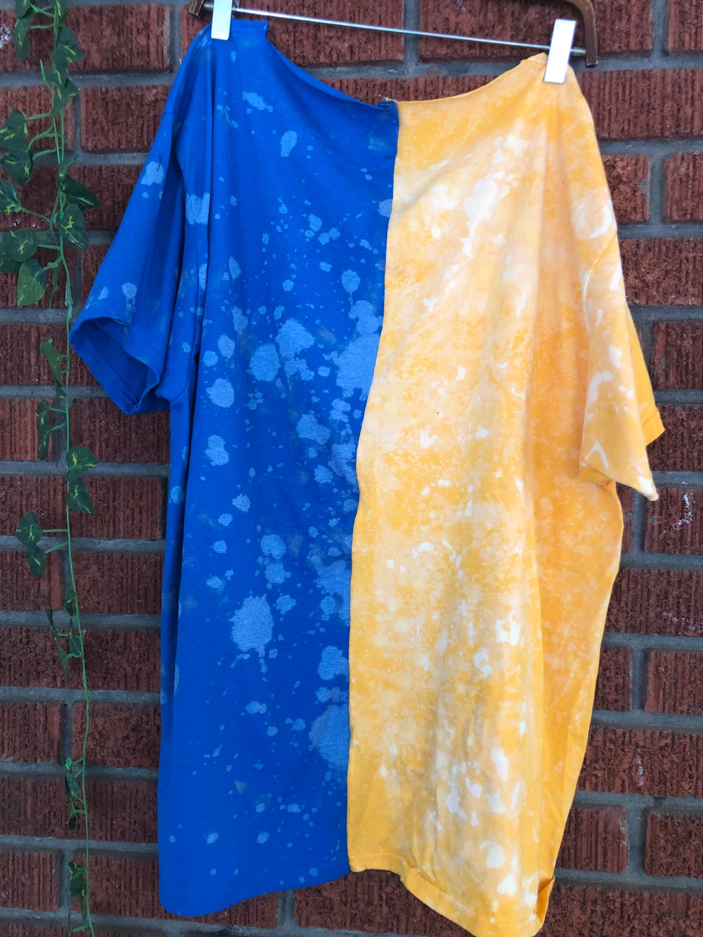 Handmade 1922 SGRho Half and Half Off-Shoulder Lace-Up T-Shirt