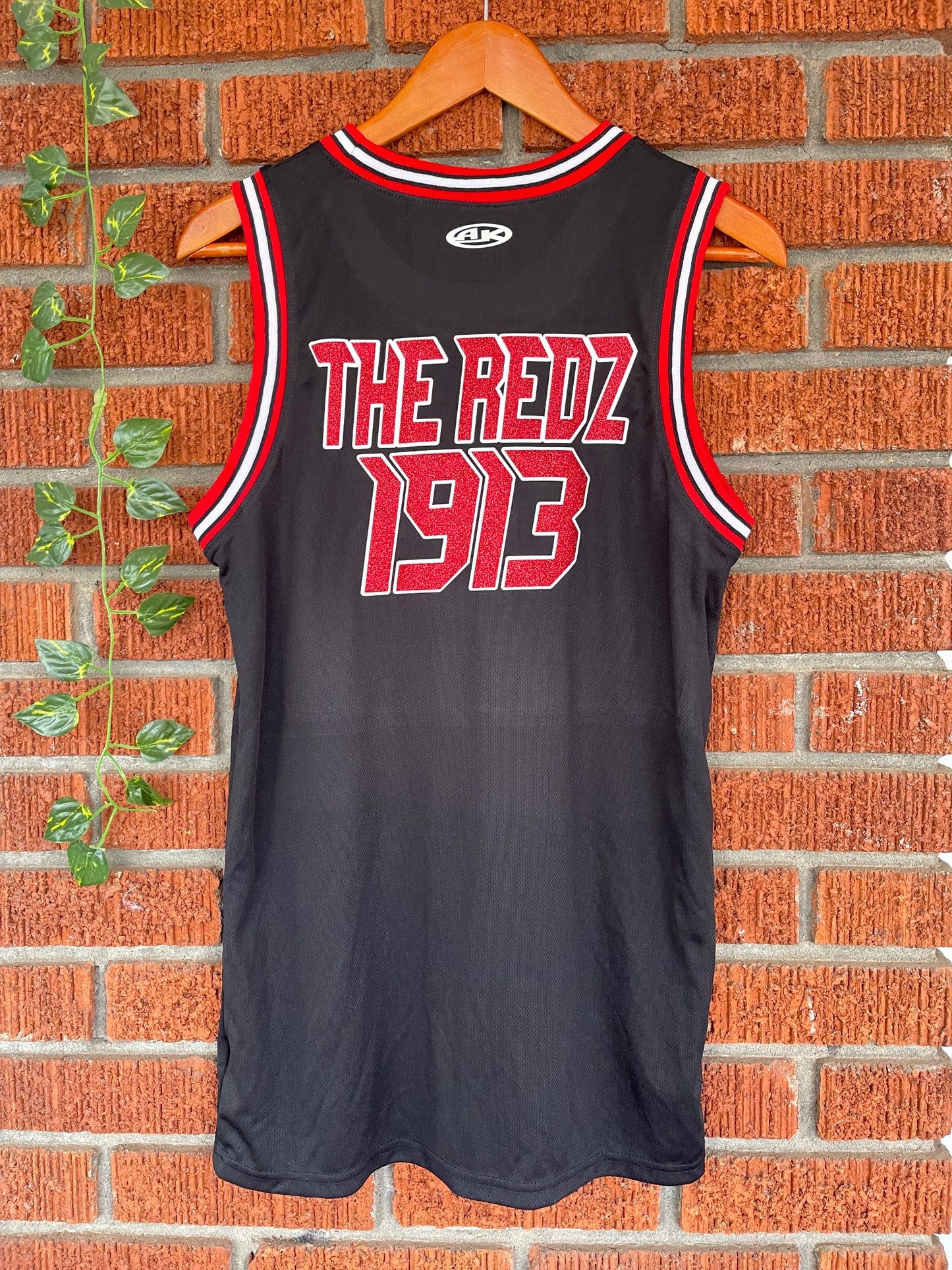 The DST Oo-Oop The Redz 1913 Black Red Glitter Jersey Top